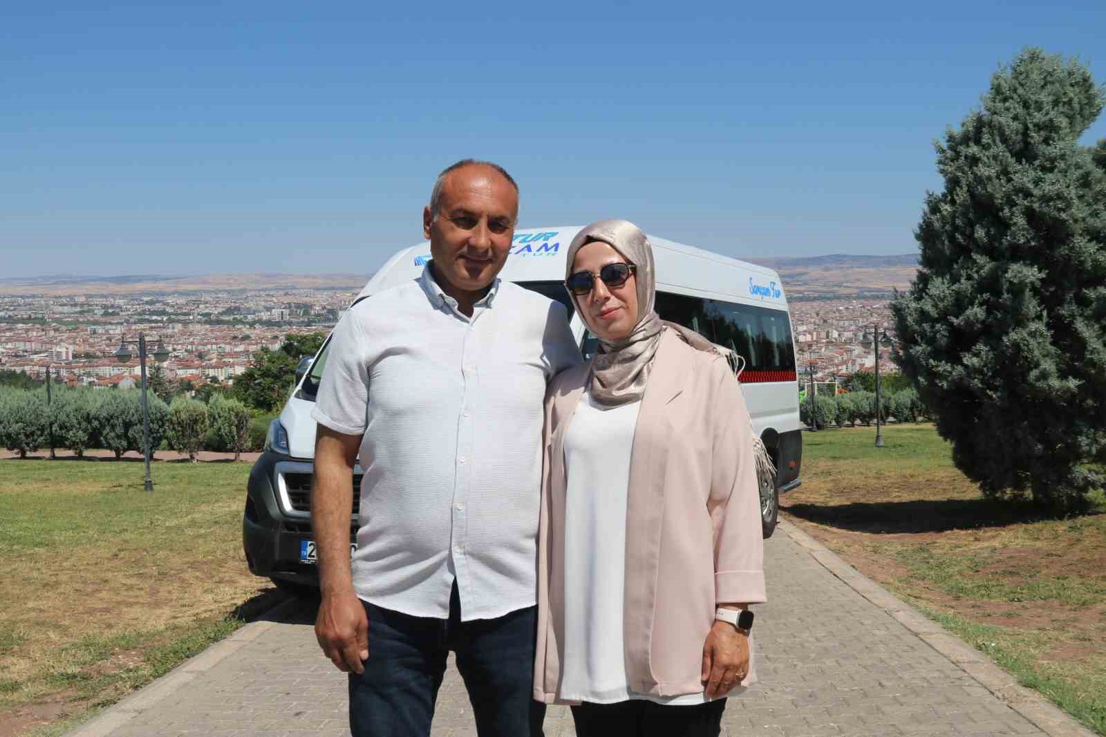 3-cocuk-annesi-kadin-direksiyonuna-gectigi-servisle-2-yildir-ogrenci-tasiyor