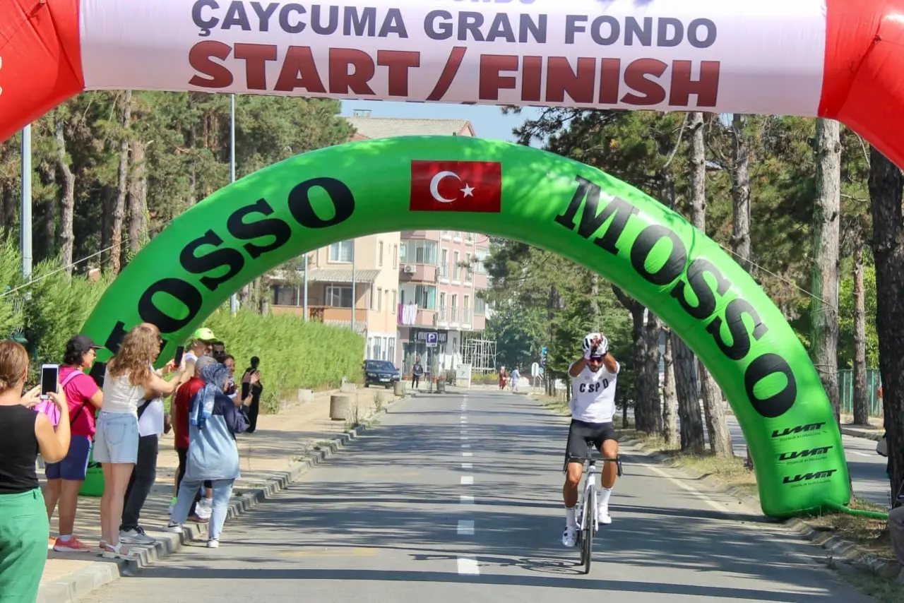 caycuma-granfondoda-eskisehirli-sporcu-kursuye-cikti