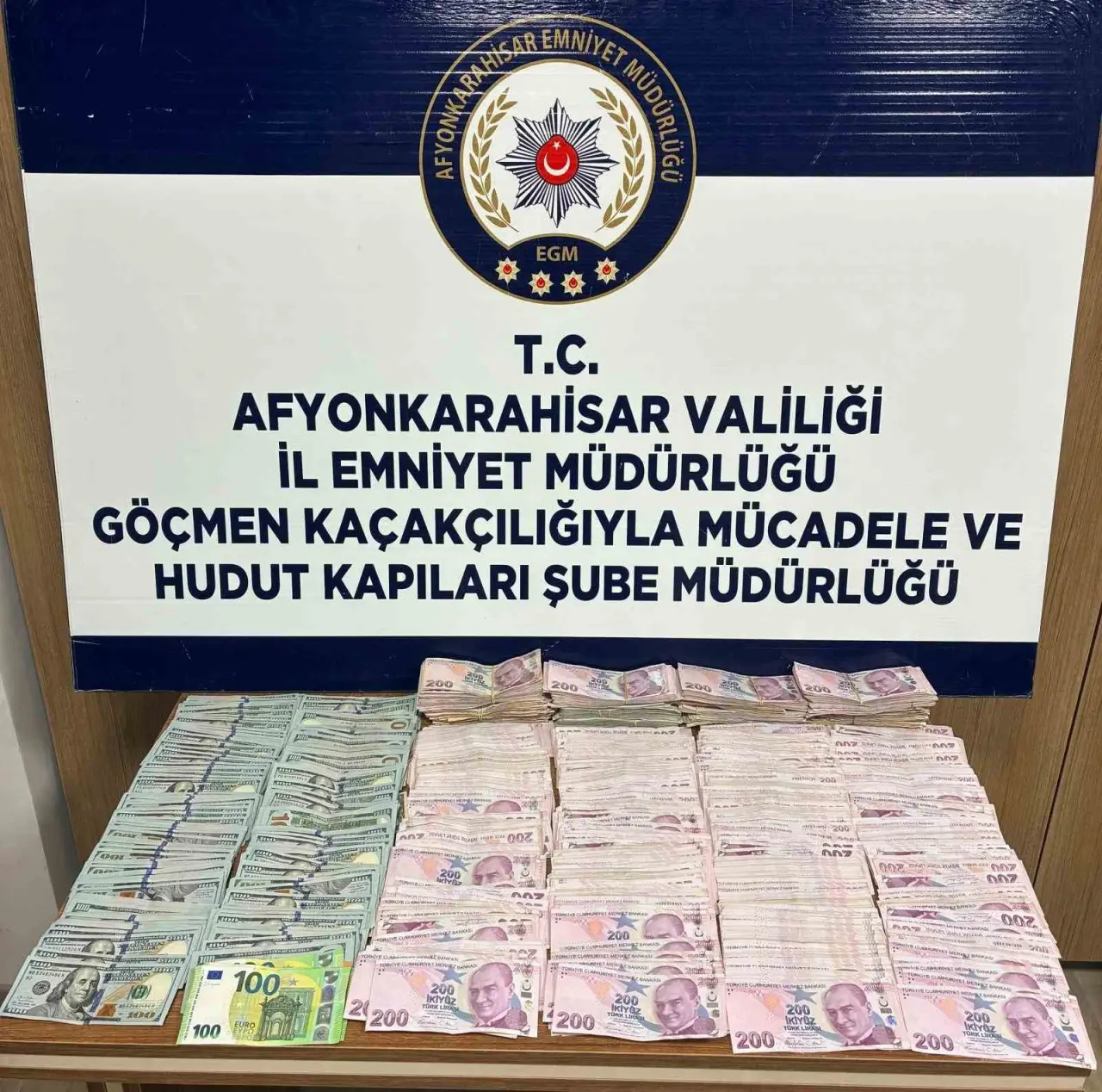 insan-kacakciligi-operasyonunda-yaklasik-1-milyon-tl-ele-gecirildi