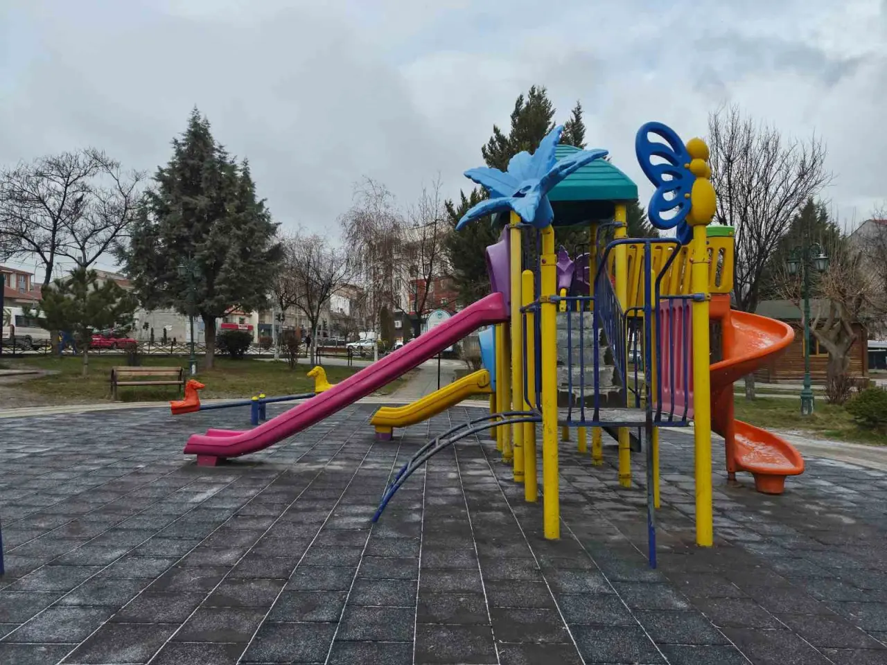 salincaklar-bos-kaldi-park-sessizlige-burundu