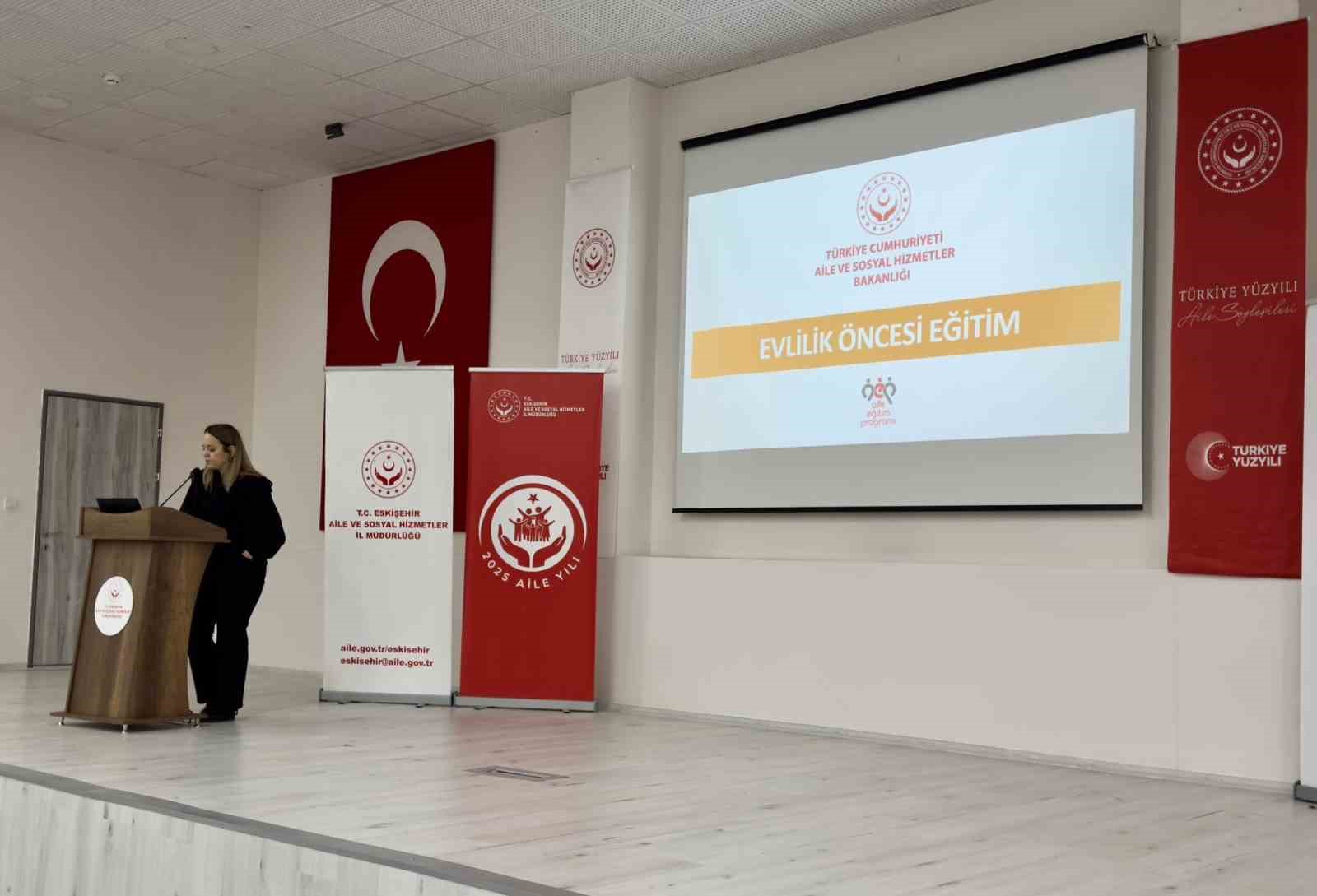 eskisehirde-genc-ciftlere-evlilik-oncesi-egitimi