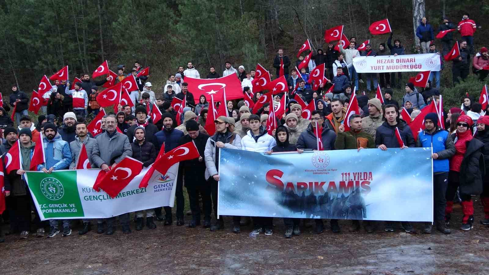 kutahyada-sarikamis-sehitleri-dualar-ve-yuruyusle-anildi