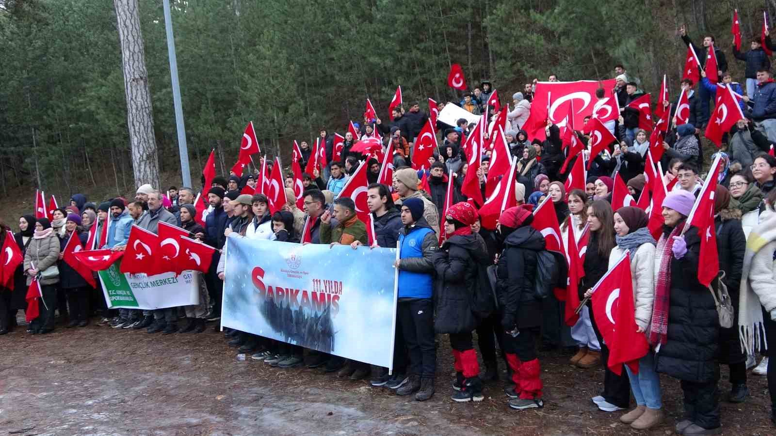 kutahyada-sarikamis-sehitleri-dualar-ve-yuruyusle-anildi
