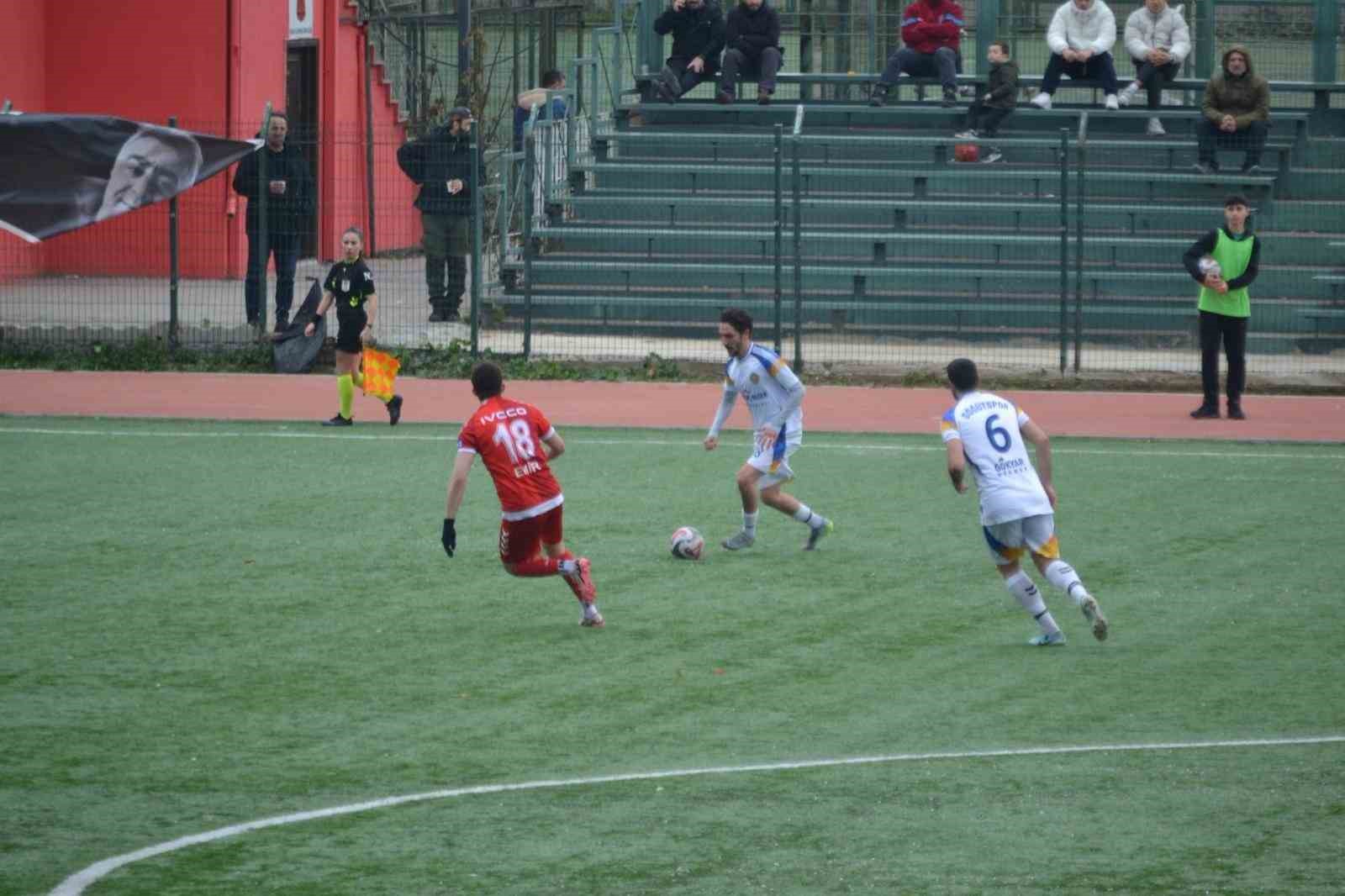 sogutspor-zorlu-deplasmandan-puanla-donmesi-bildi