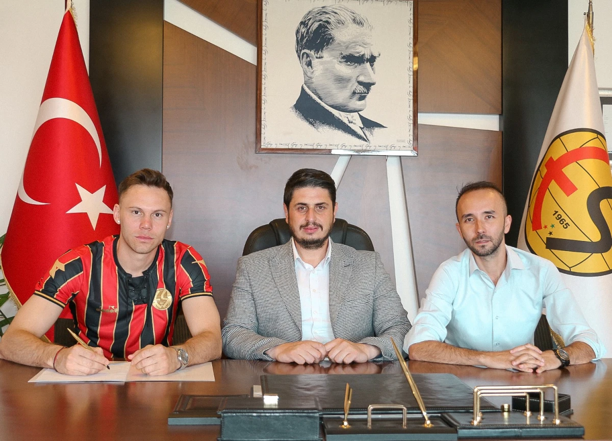 Eskişehirspor iki isimle daha anlaştı 