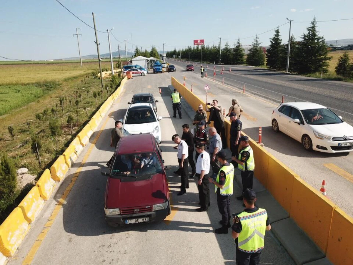 Jandarmadan bayram öncesi trafik ve asayiş uygulaması 