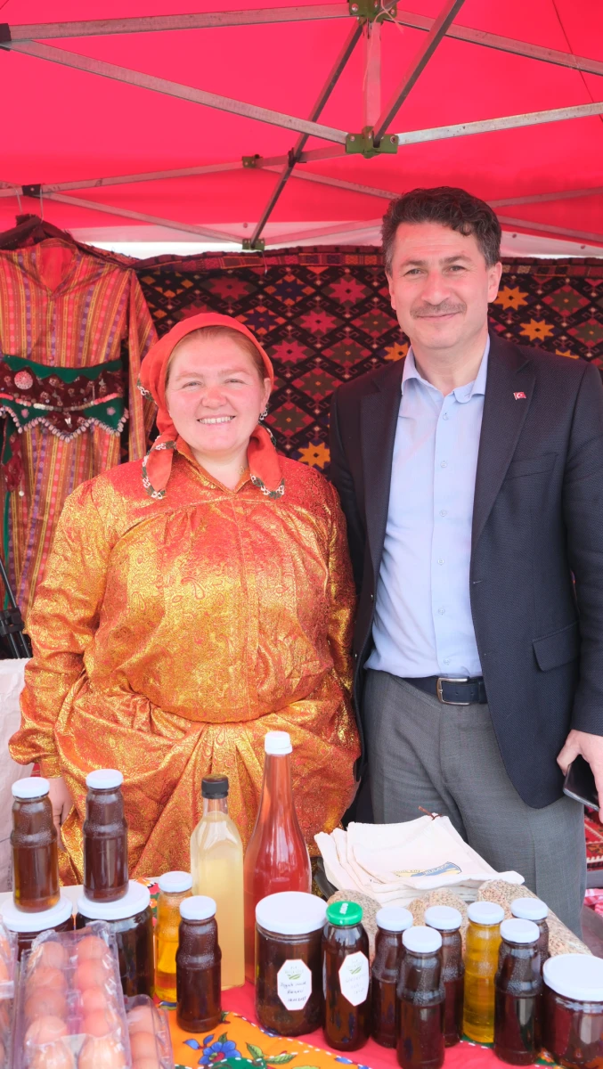Vilayet Meydanı’nda gözleme yaptılar 