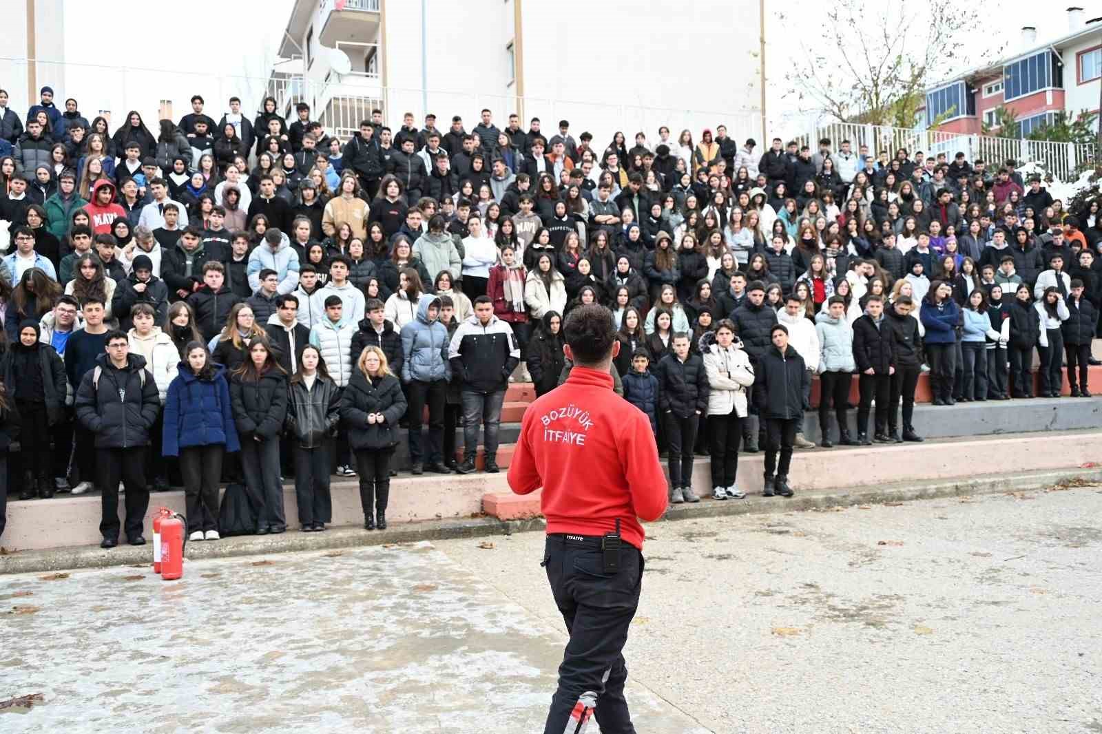 bozuyukte-kumral-abdal-anadolu-lisesi-ogrencilerine-yangin-egitimi