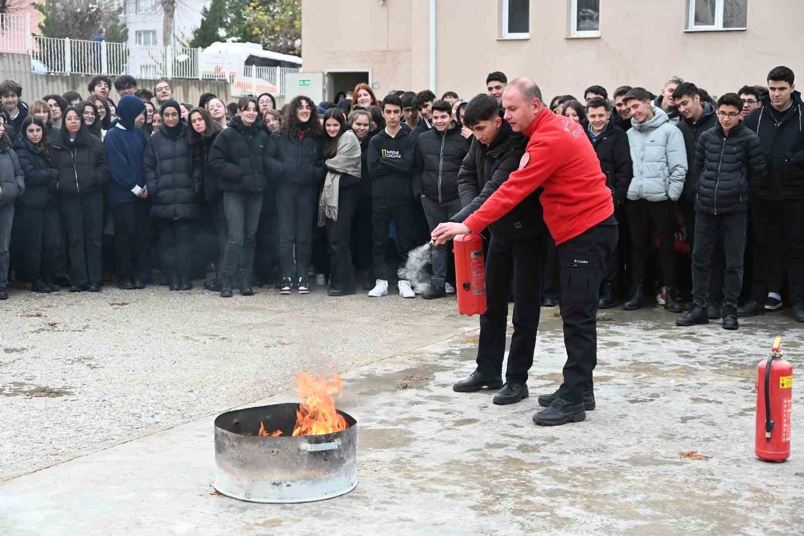 bozuyukte-kumral-abdal-anadolu-lisesi-ogrencilerine-yangin-egitimi