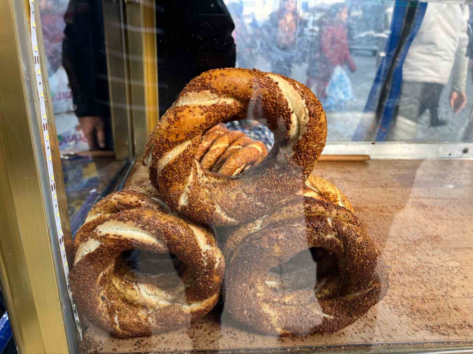 hayirsever-vatandas-500-simidi-bedava-dagittirdi