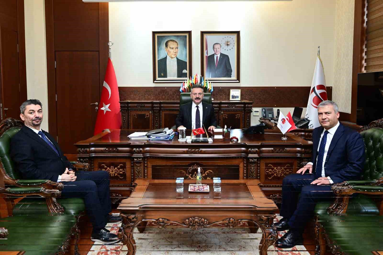 rektor-adiguzel-vali-huseyin-aksoyu-ziyaret-etti