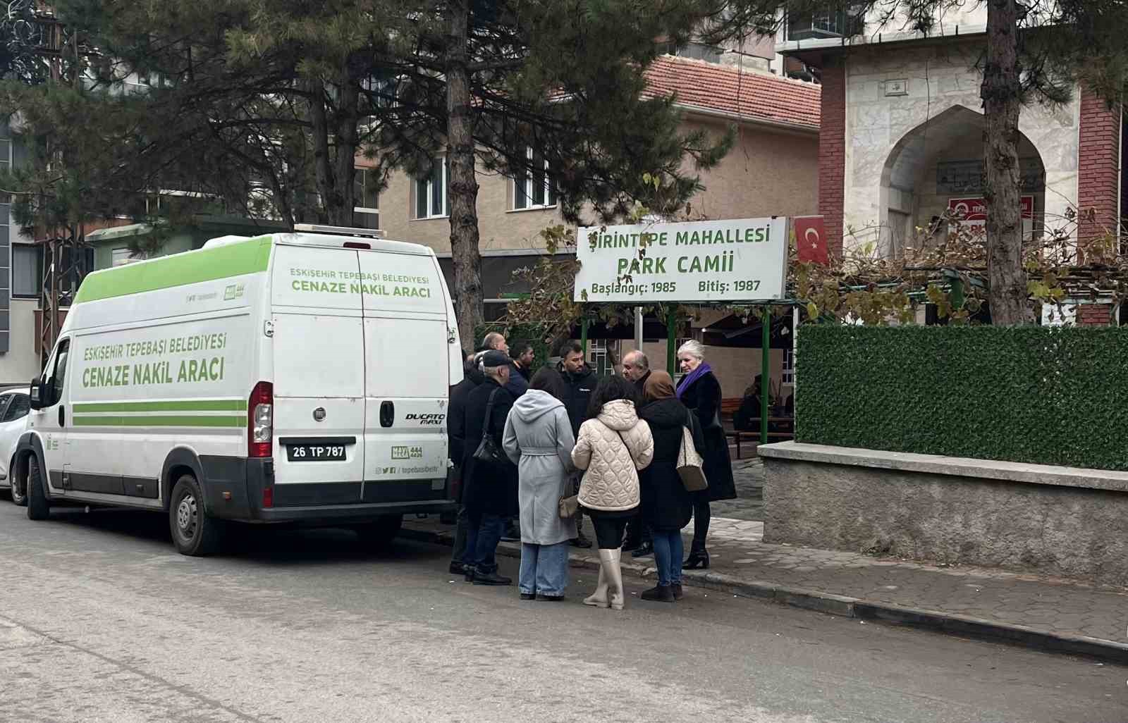 tamir-ettigi-otomobilinin-egzoz-gazindan-zehirlenen-sahis-hayatini-kaybetti