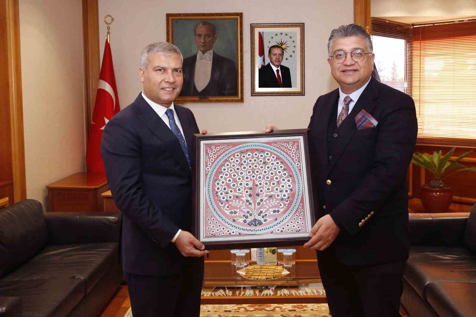 universite-rektorlerinden-rektor-adiguzele-hayirli-olsun-ziyareti