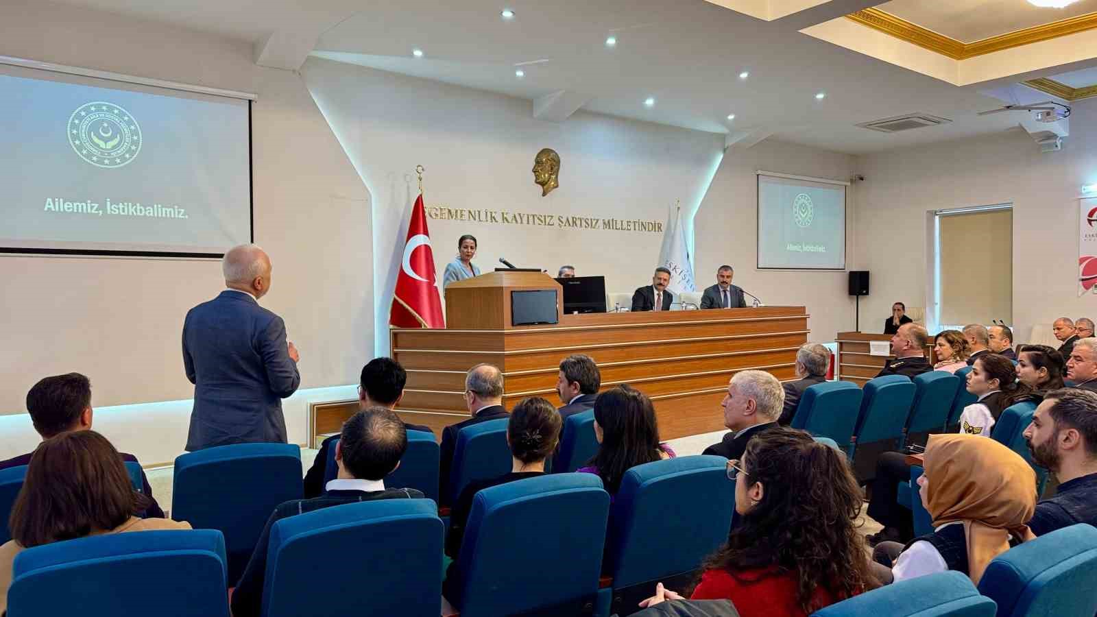 vali-aksoy-saglikli-bir-toplum-icin-ailelerin-guclu-olmasi-onemli