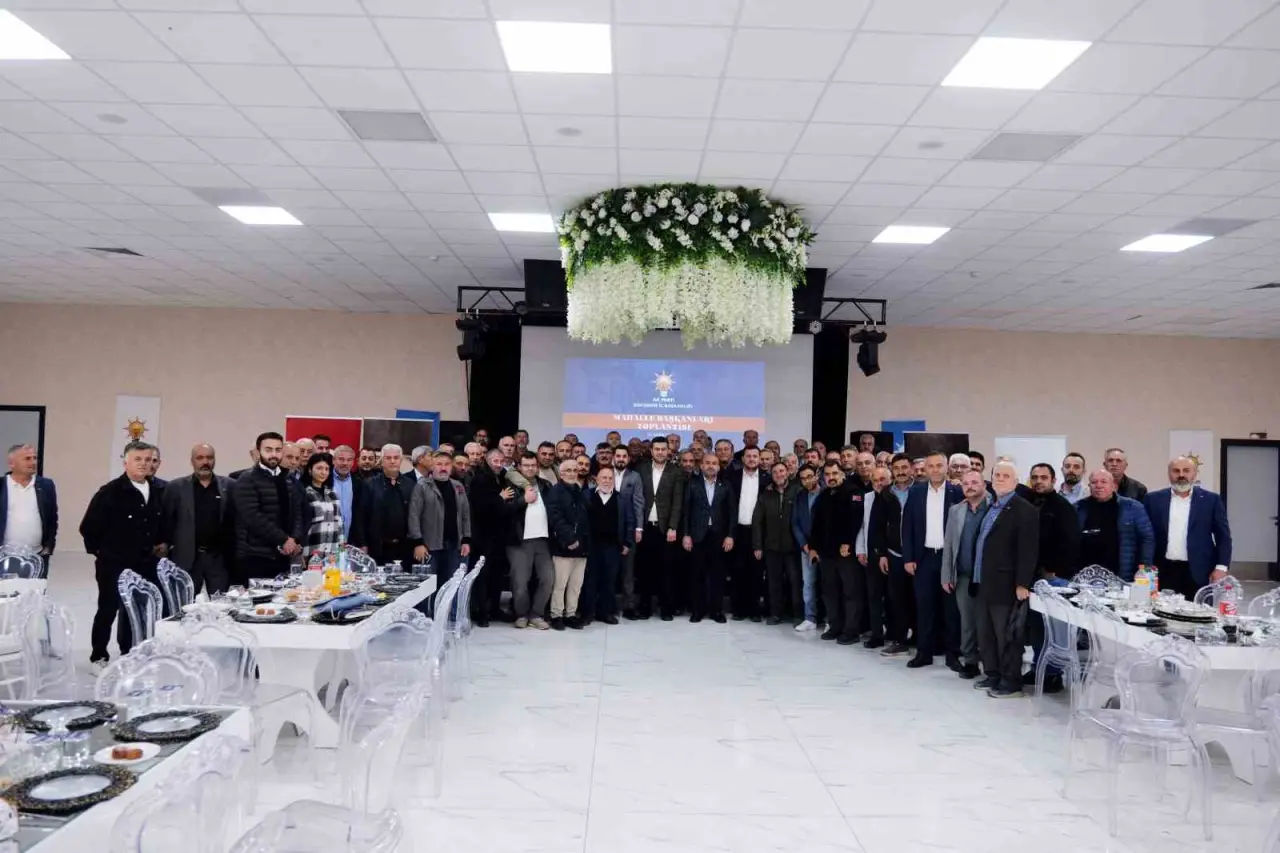 gurhan-albayrak-mahalle-baskanlariyla-istisarelerde-bulundu