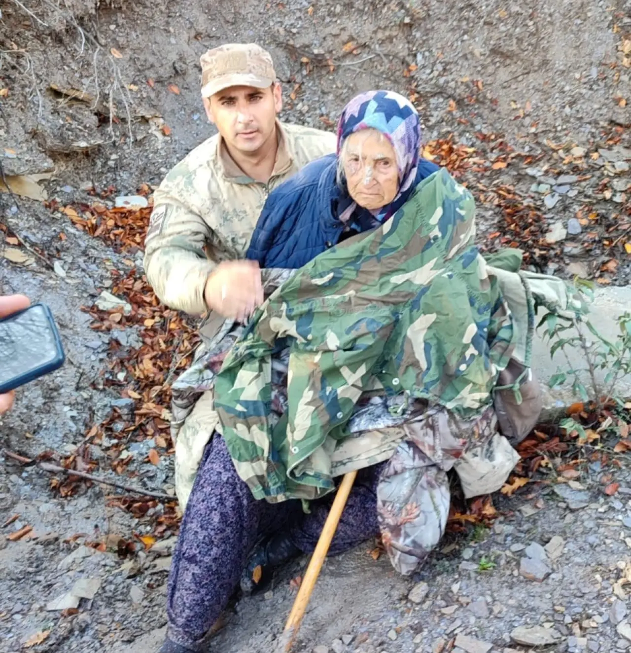 kutahyada-kayip-kadin-20-saat-sonra-sag-olarak-bulundu