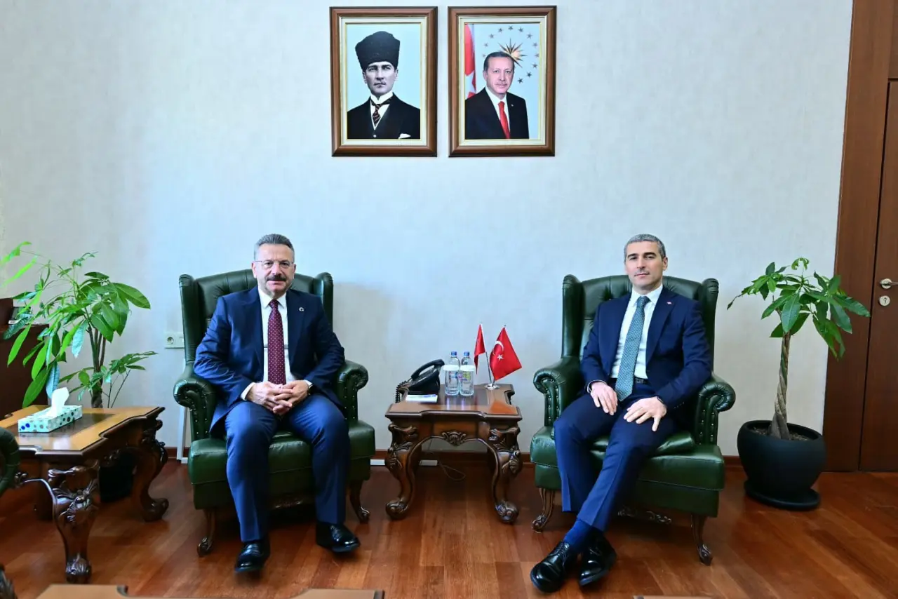 usak-valisinden-eskisehir-valiligine-ziyaret