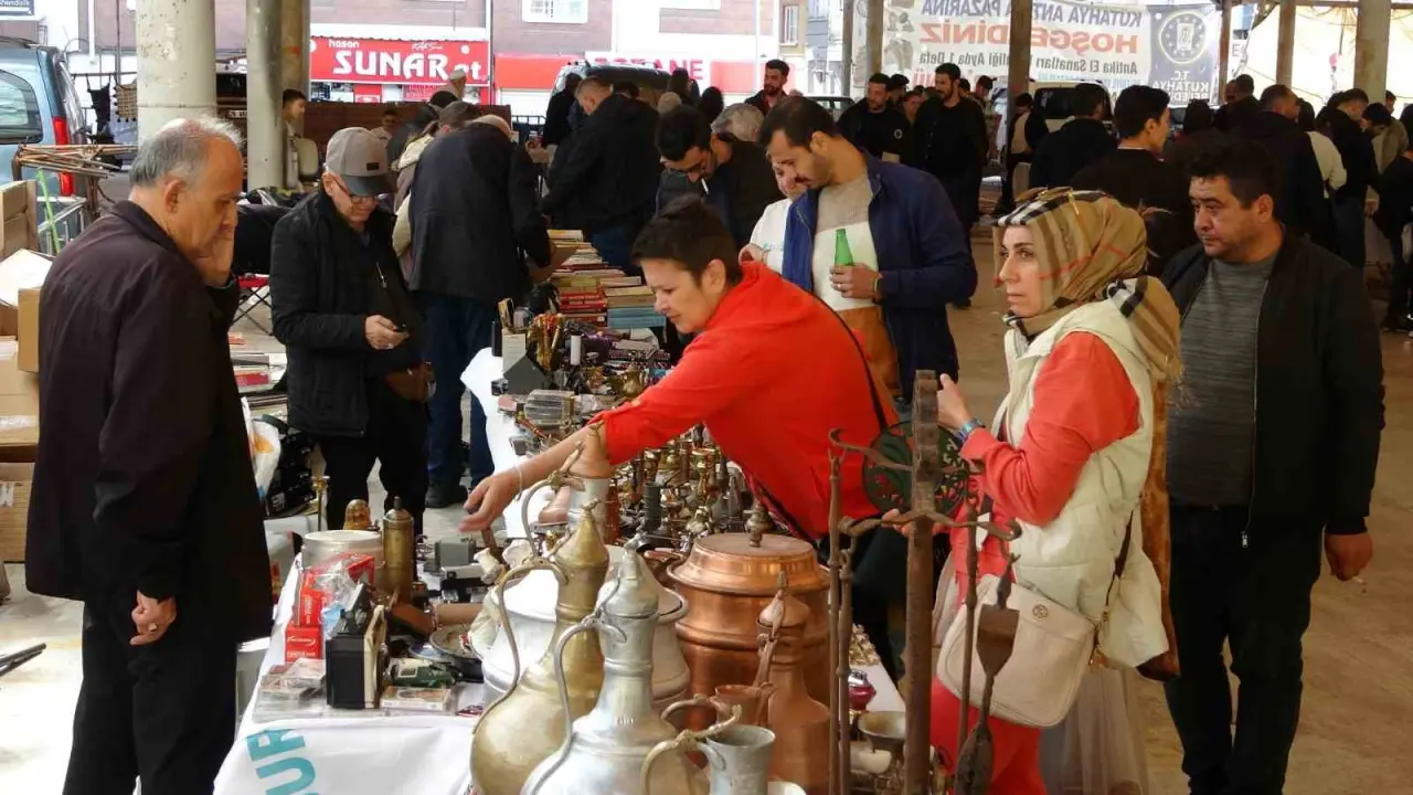 antikacilar-dernegi-baskani-adem-akgun-antikacilik-kutahyada-bir-kultur-haline-geldi