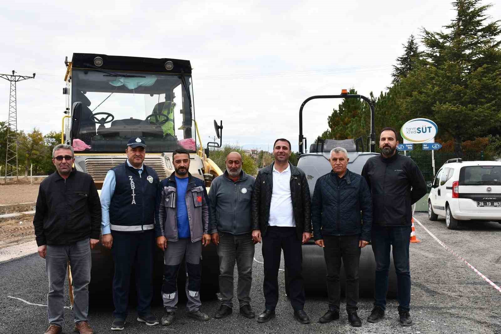 beylikova-tarim-kredi-sut-fabrikasi-yollari-sicak-asfaltla-yenilendi
