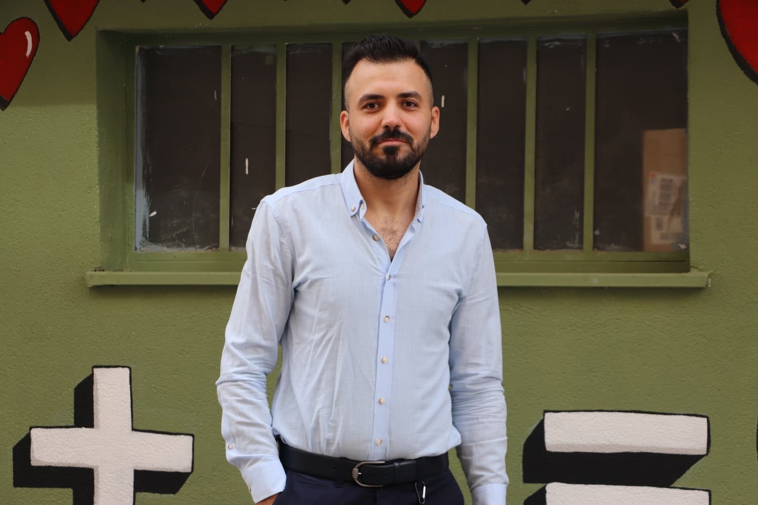 duvar-yazilarindan-bikan-yonetici-careyi-sanatta-buldu