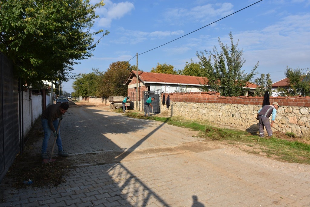 inonude-temizlik-calismalari-araliksiz-suruyor