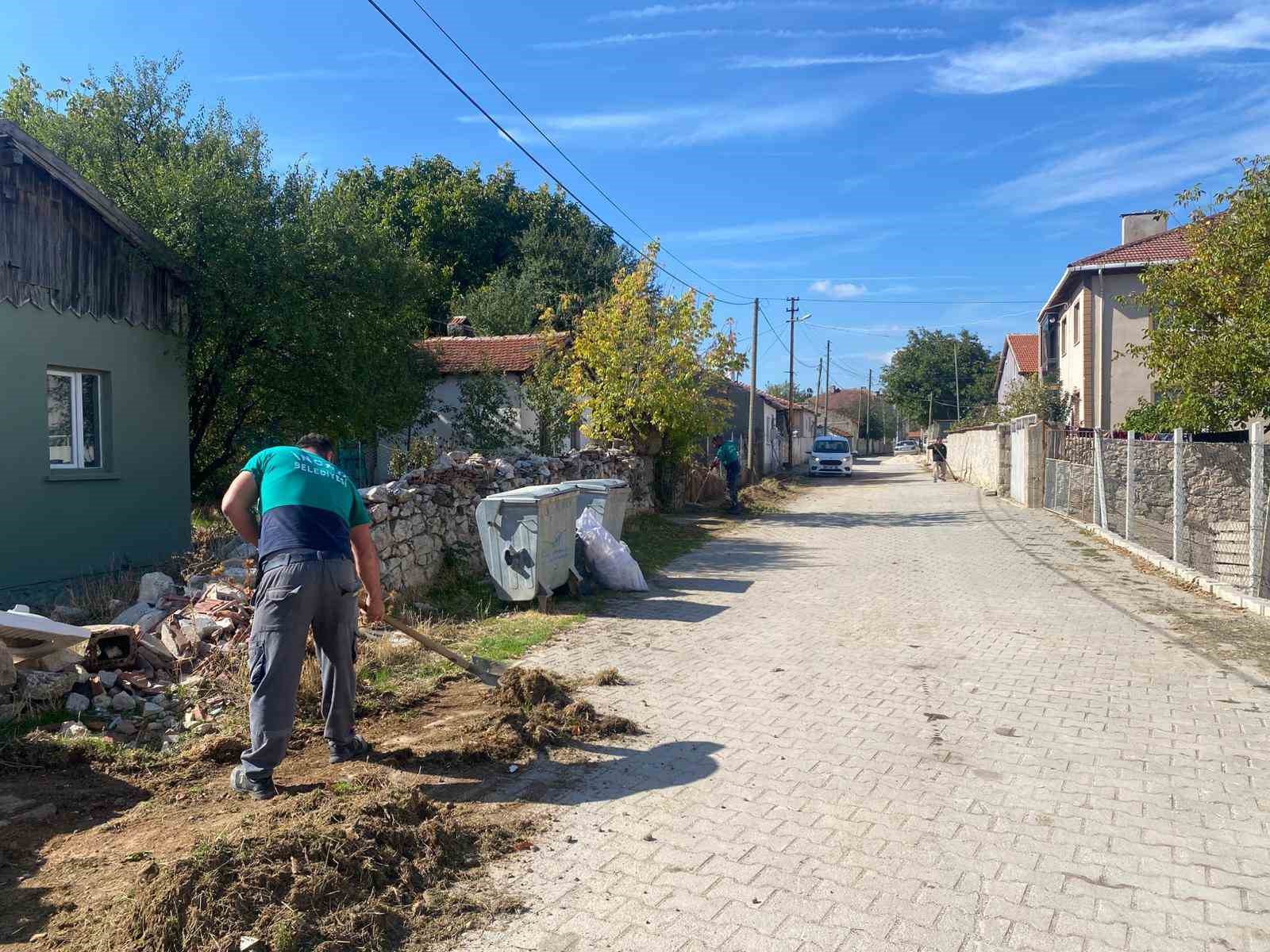 inonude-temizlik-calismalari-araliksiz-suruyor
