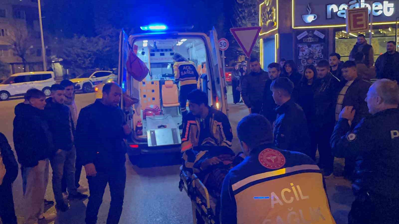 2nci-kattan-kafenin-tentesine-dusen-sahsi-itfaiye-asagiya-indirdi