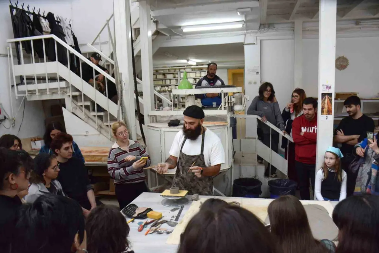 anadolu-universitesinde-seramik-calistayi