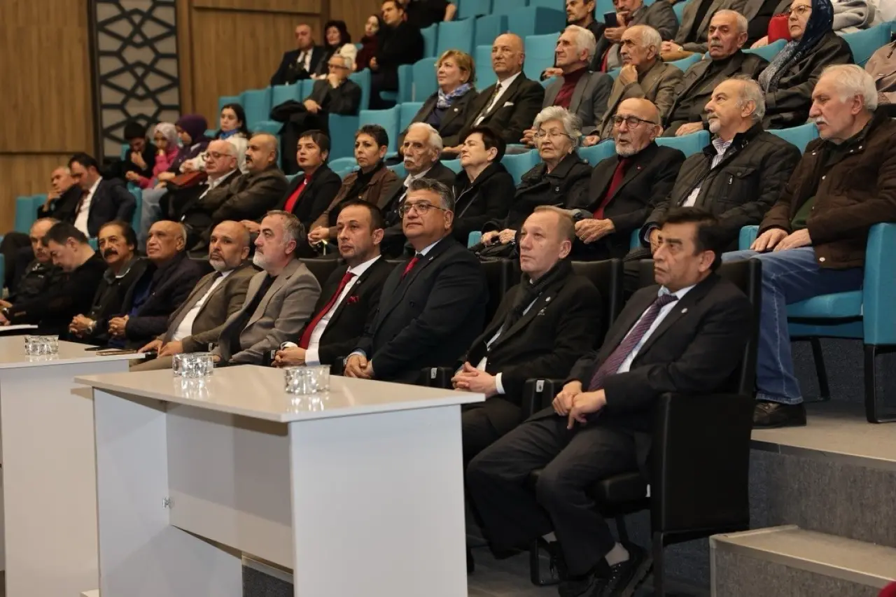 kutahya-belediyesinden-nilufer-ornek-ozkan-ve-adil-ozkana-saygi-gecesi