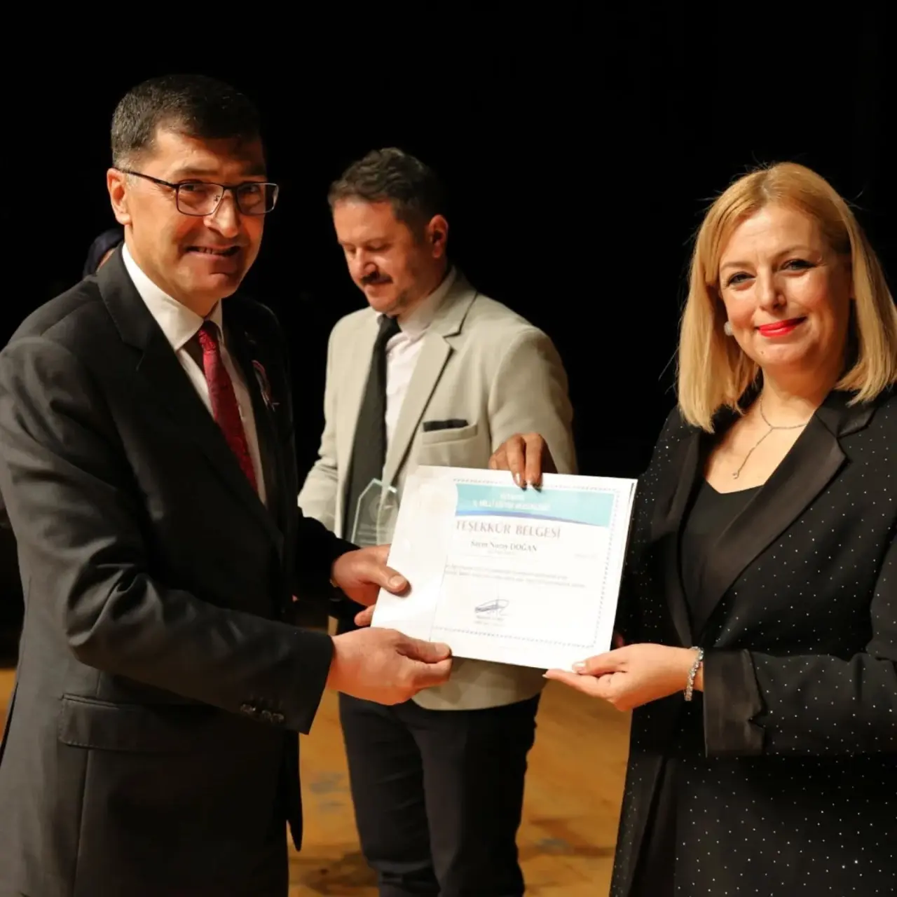 kutahyada-ogretmenler-gunu-coskuyla-kutlandi