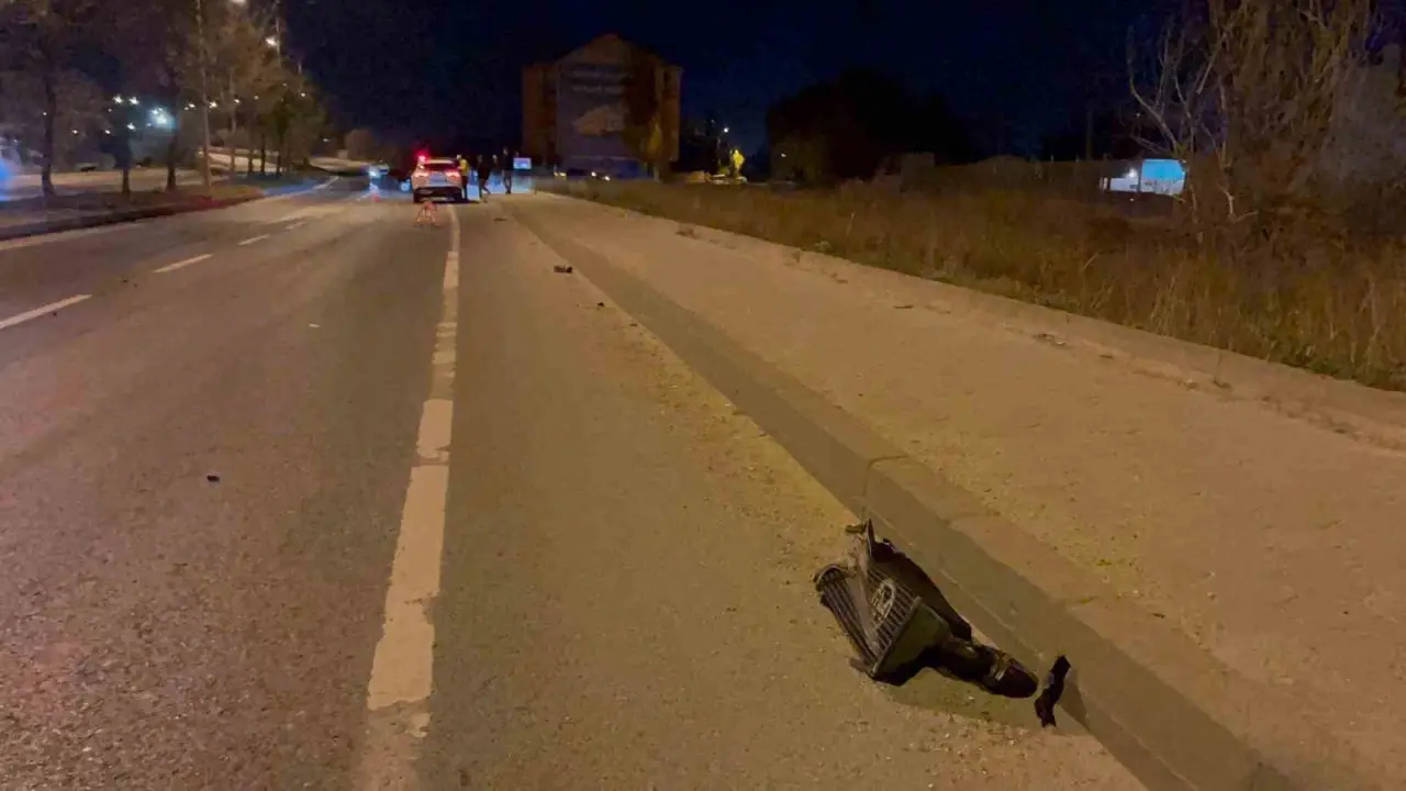 metrelerce-suruklenen-aracta-kazayi-siyrik-bile-almadan-atlattilar