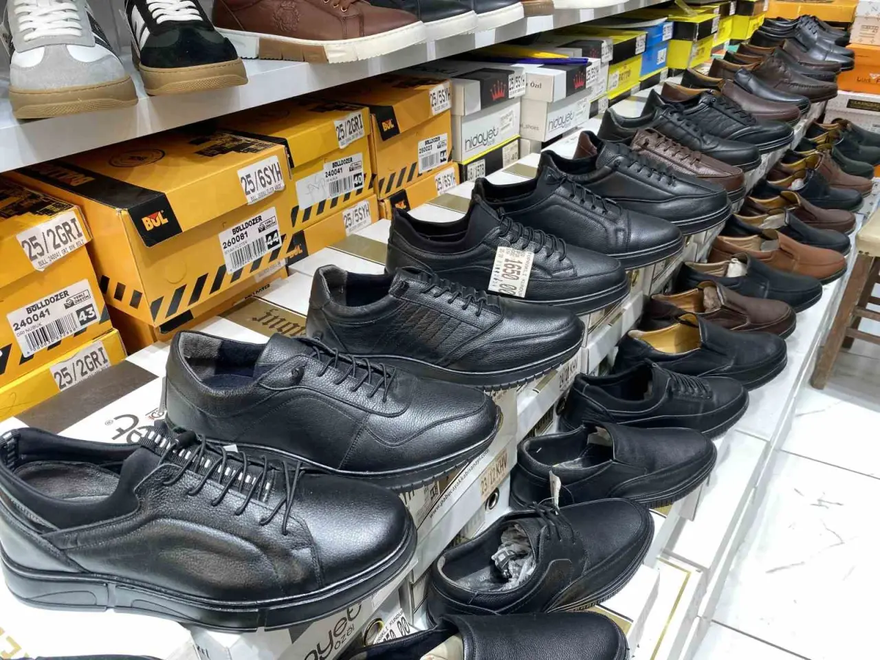 yeni-alinan-ayakkabi-kusurlu-cikarsa-yapilmasi-gerekenler