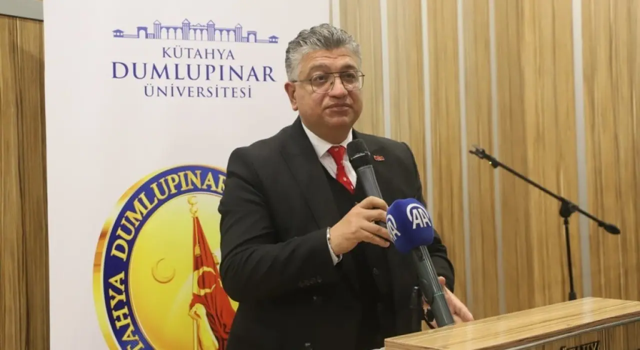 yasayan-insan-hazinesi-unvanina-sahip-cini-sanatcisi-hamza-ustunkaya-icin-dpude-anma-toreni-duzenlendi