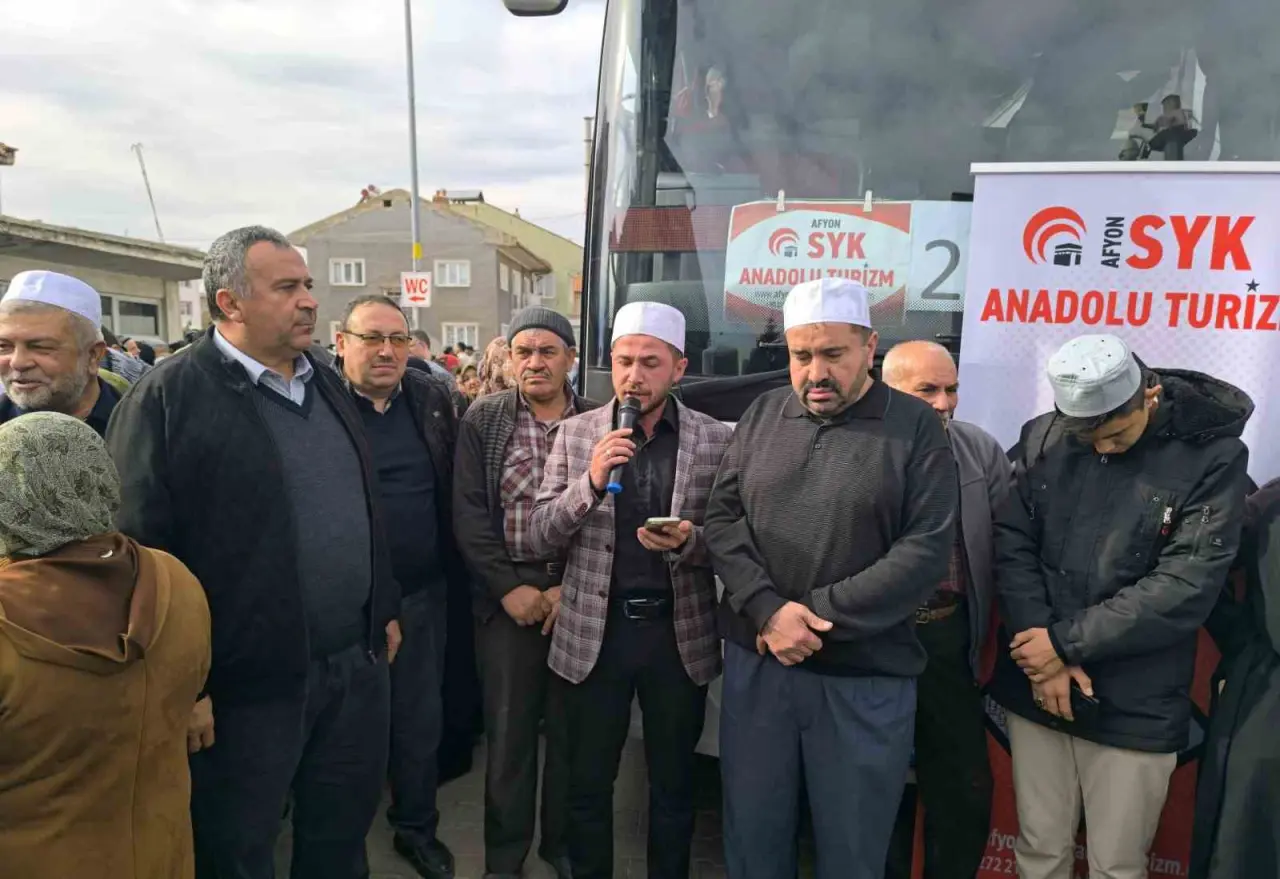 suhutda-umre-kafilesi-kutsal-topraklara-yollandi