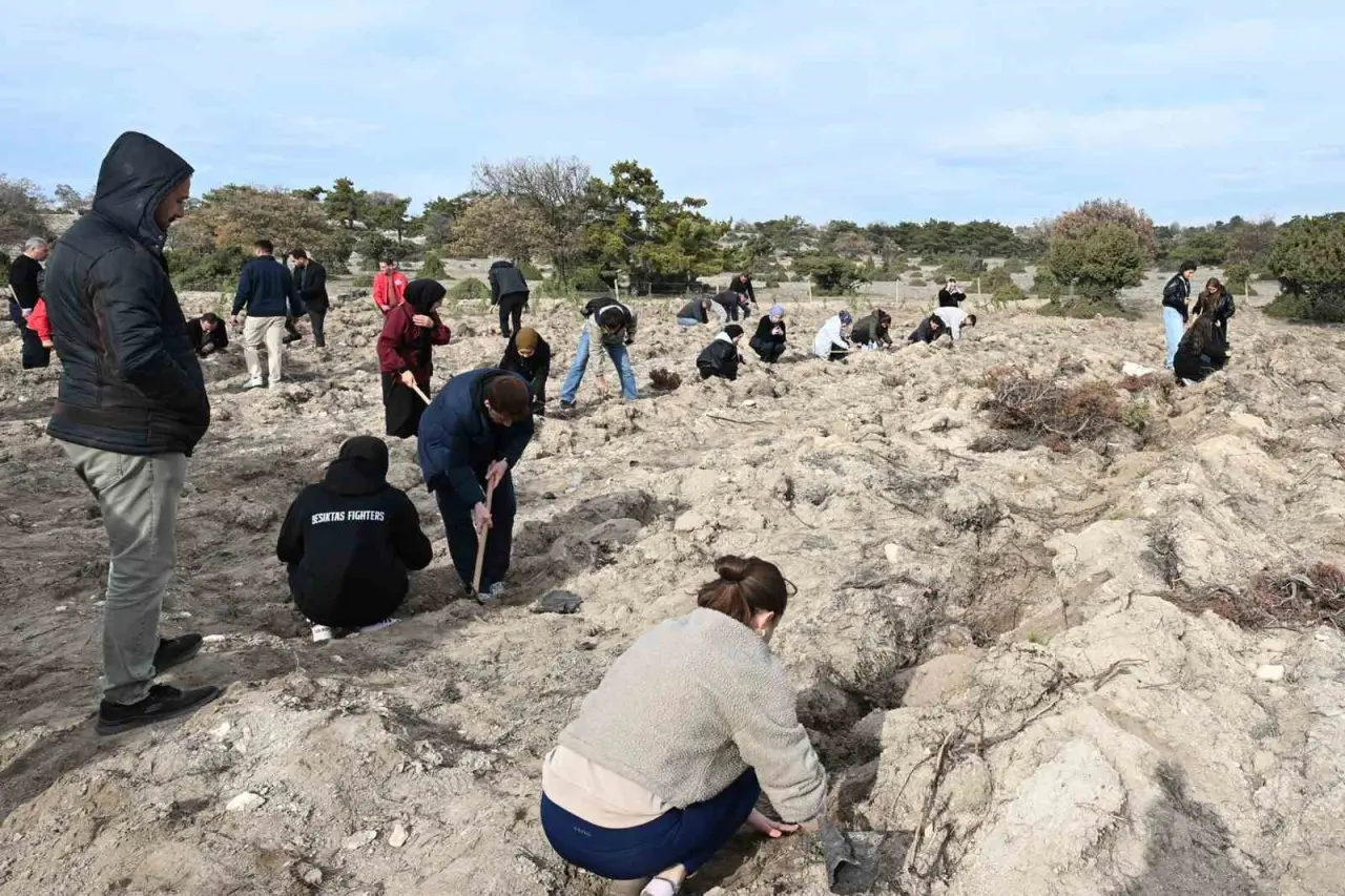 anadolu-universitesi-teknofest-kulubunden-gelecege-200-fidan