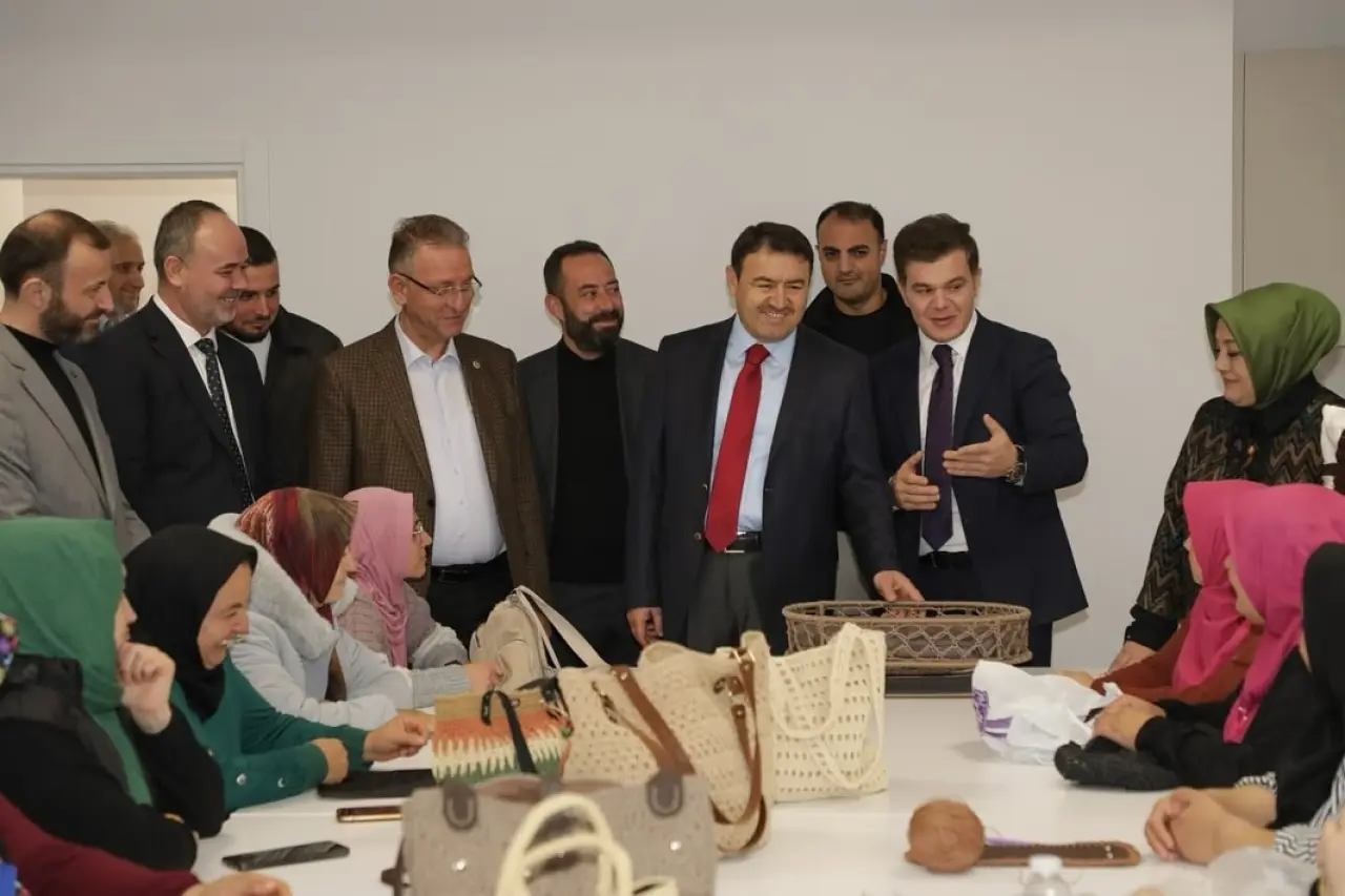 kutahya-valisi-isin-kadinlarimiz-toplumun-diregidir