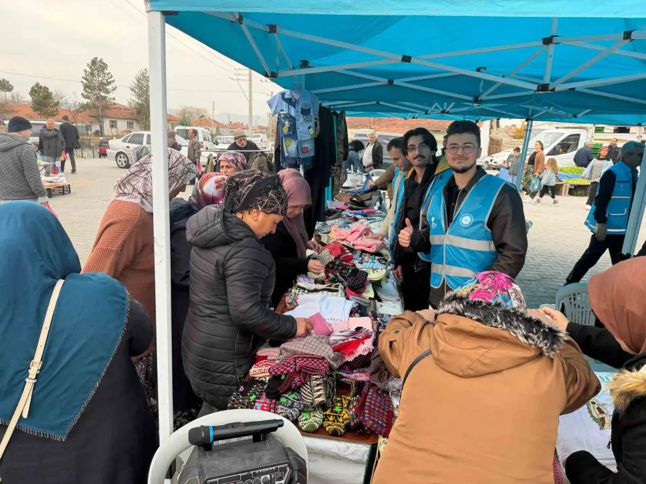 kirkada-geliri-gazzeye-ulastirmak-amaci-ile-hayir-carsisi-acildi