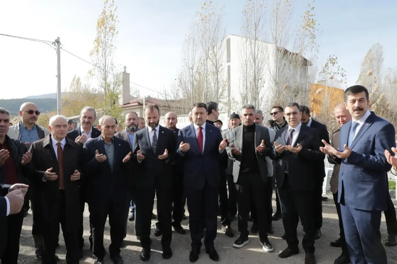 kutahyada-yapimi-tamamlanan-sefa-merve-camii-ibadete-acildi