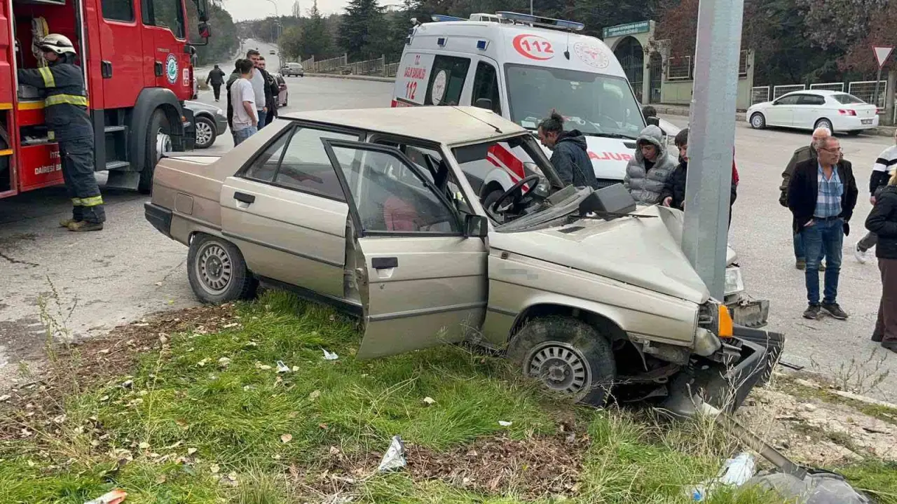 eskisehirde-feci-kaza-2-agir-yarali