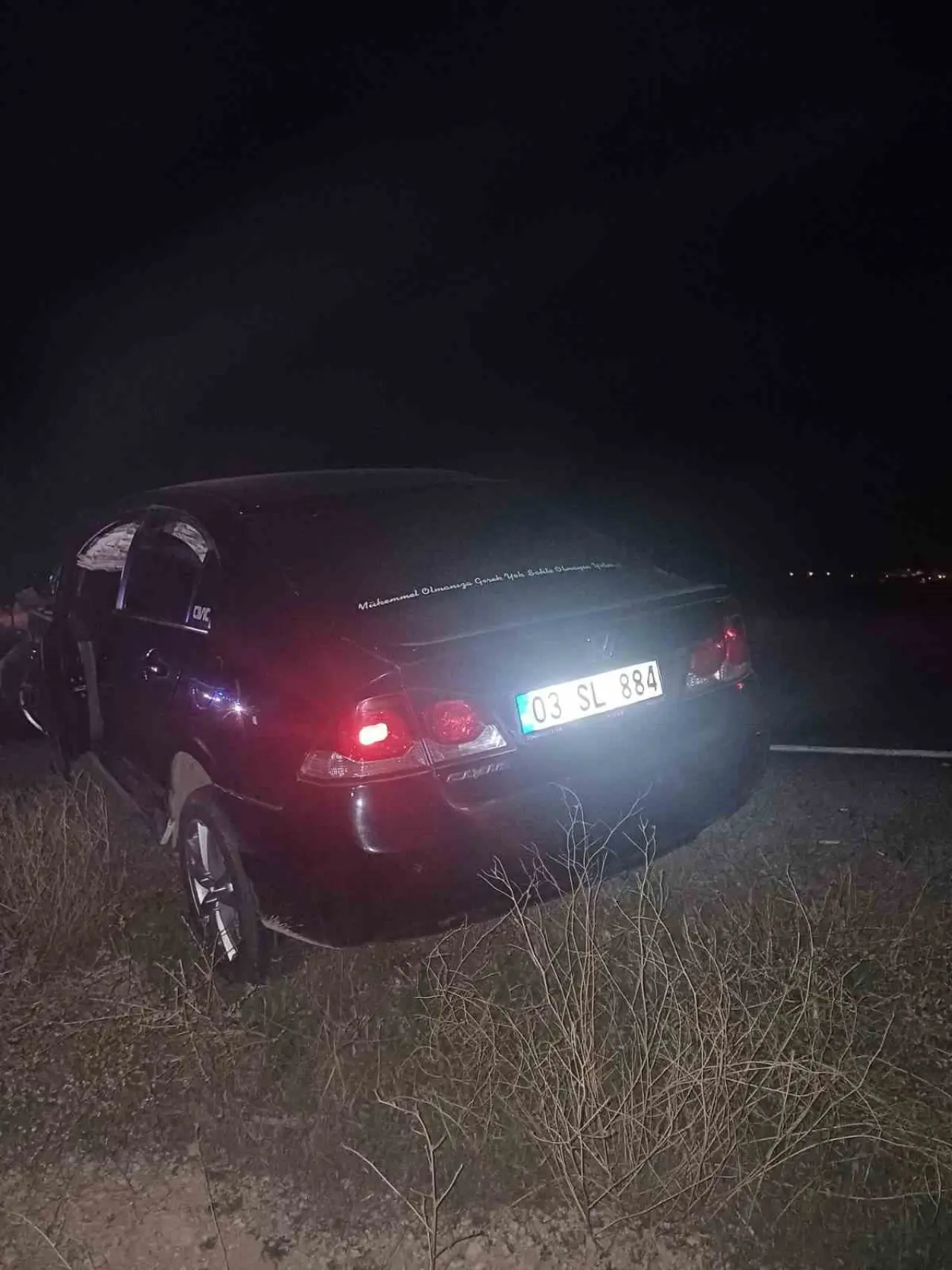 afyonkarahisarda-trafik-kazasi-1-olu-8-yarali