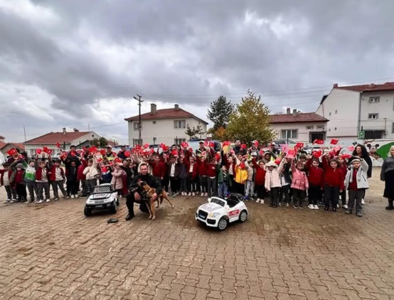 jandarmadan-ogrencilere-guvenli-gelecek-egitimi