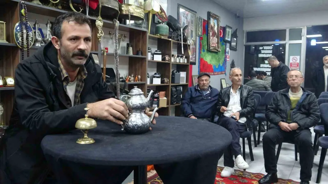 kutahyada-haftada-3-gun-antika-mezati-duzenleniyor