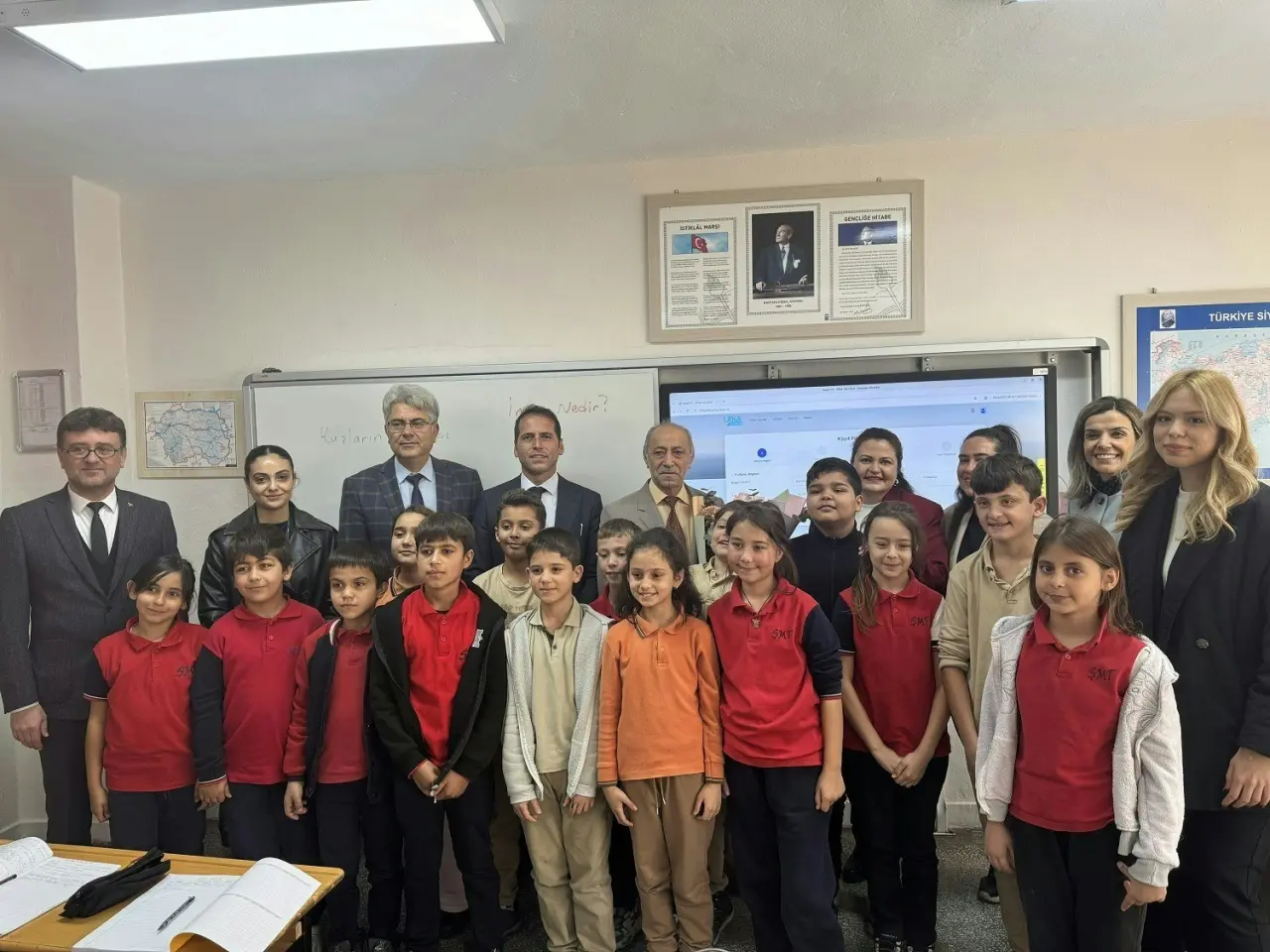 sehrin-en-kidemli-ogretmenini-ziyaret-ettiler