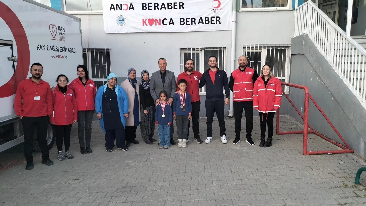 altintas-zafer-ilkokulunda-kan-bagisi-kampanyasi