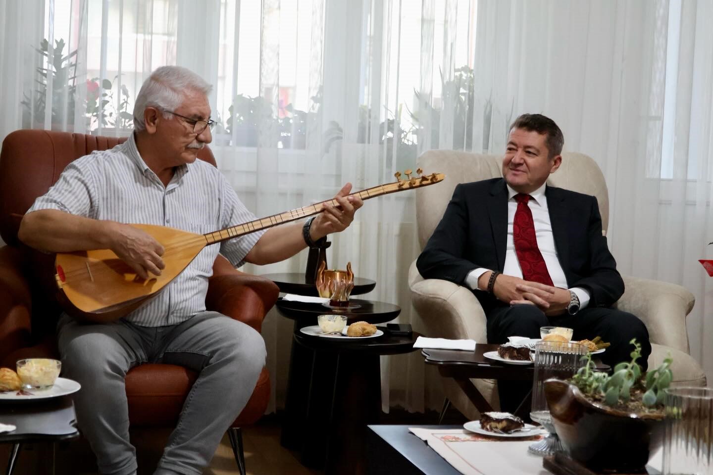 bilecikte-emekli-ogretmenle-ozel-24-kasim-bulusmasi