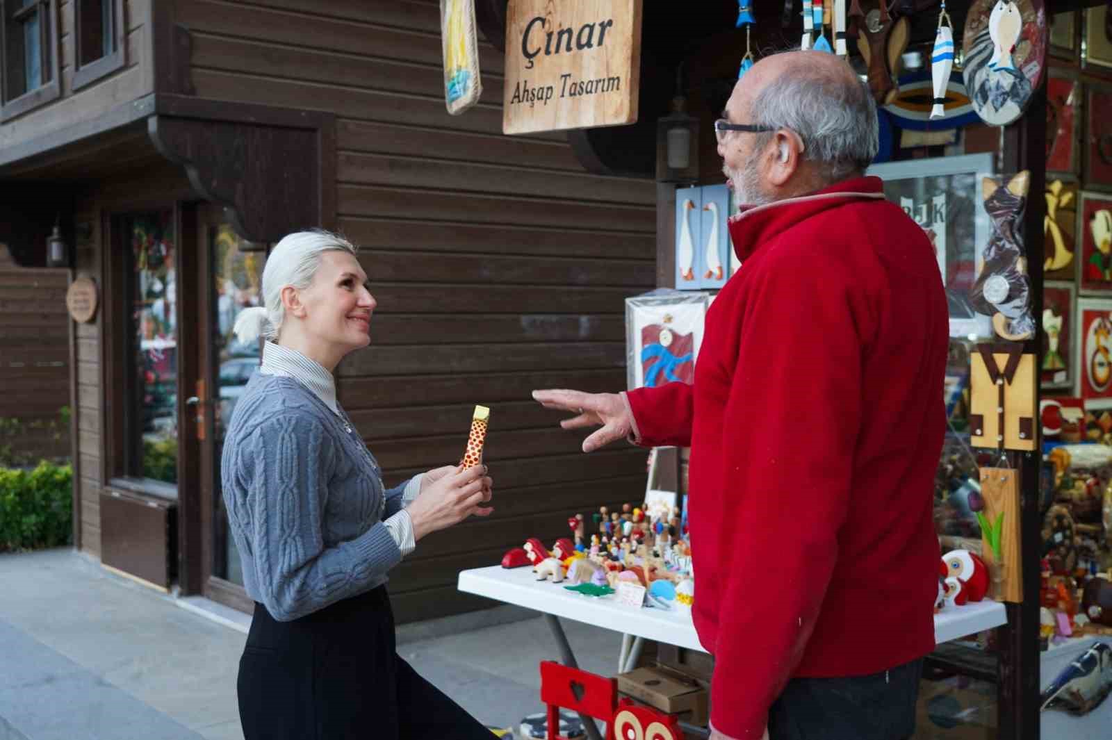 bilecikte-sanat-sokagi-yilbasi-carsisi-icin-hazirliklar-basladi