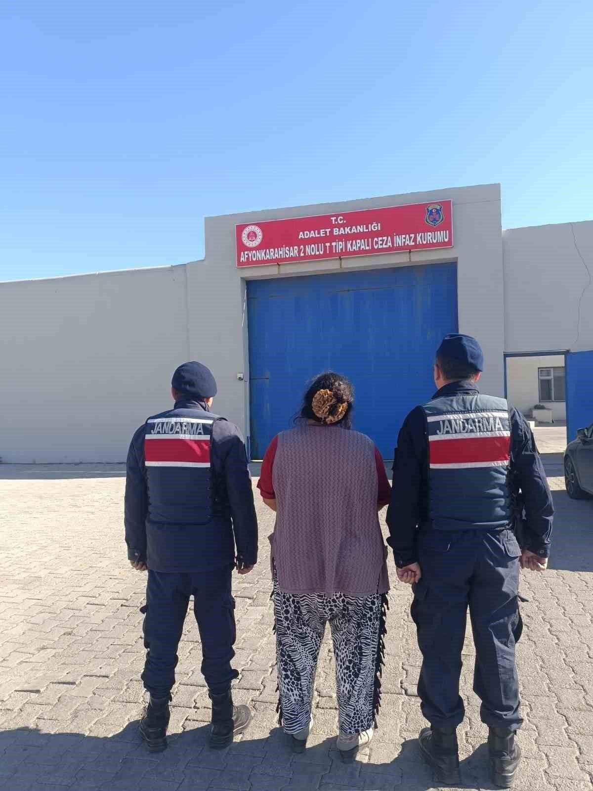 cesitli-suclardan-aranan-43-kisi-yakalandi