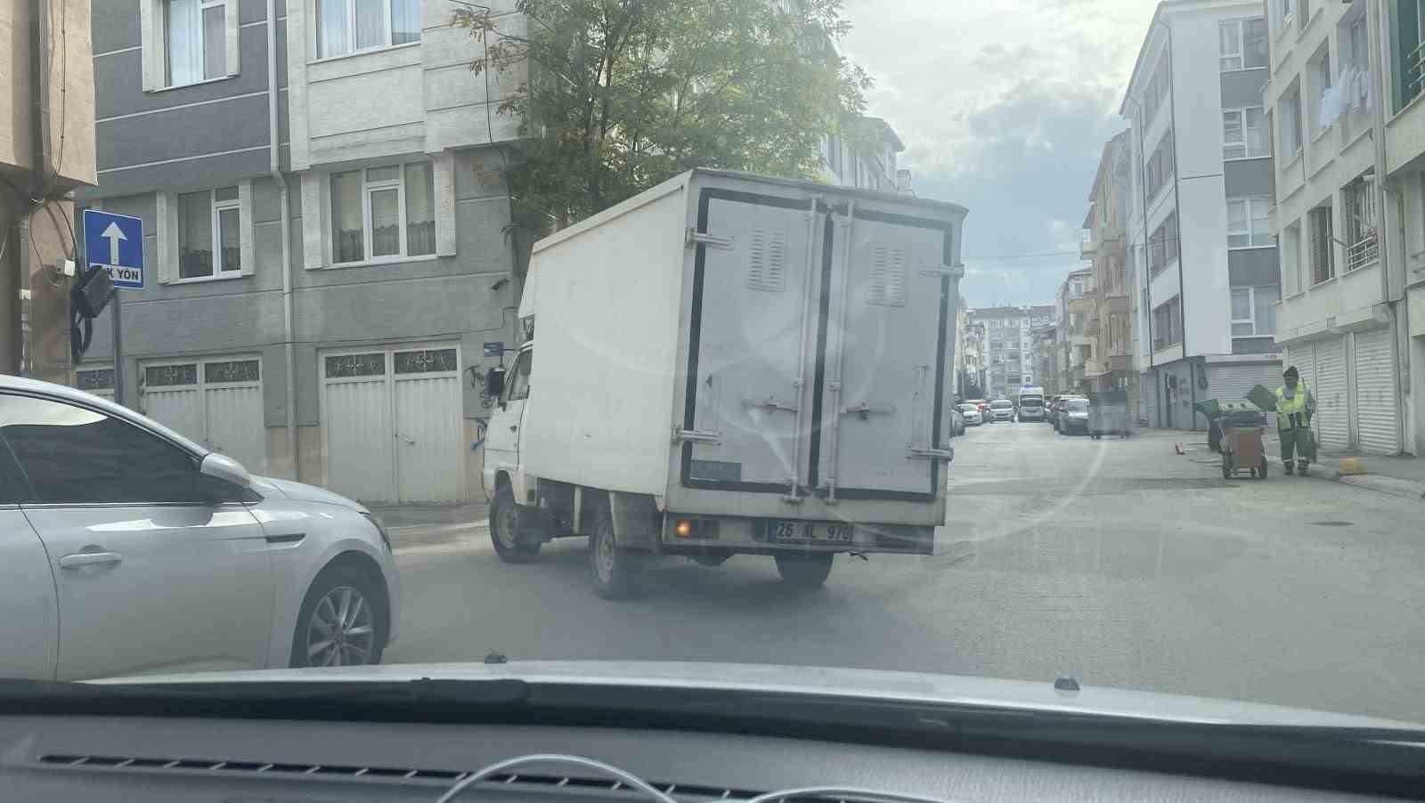 devrilecekmis-gibi-gozuken-kamyon-tedirginlik-olusturdu