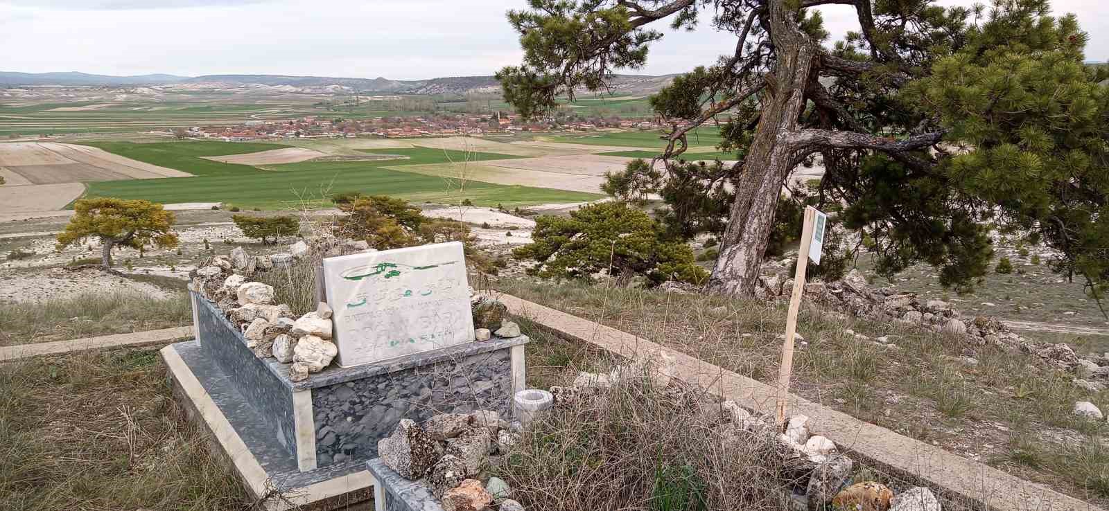 dogan-baba-ve-gelininin-mezarinda-bakim-ve-onarim-calismalari-tamamlandi