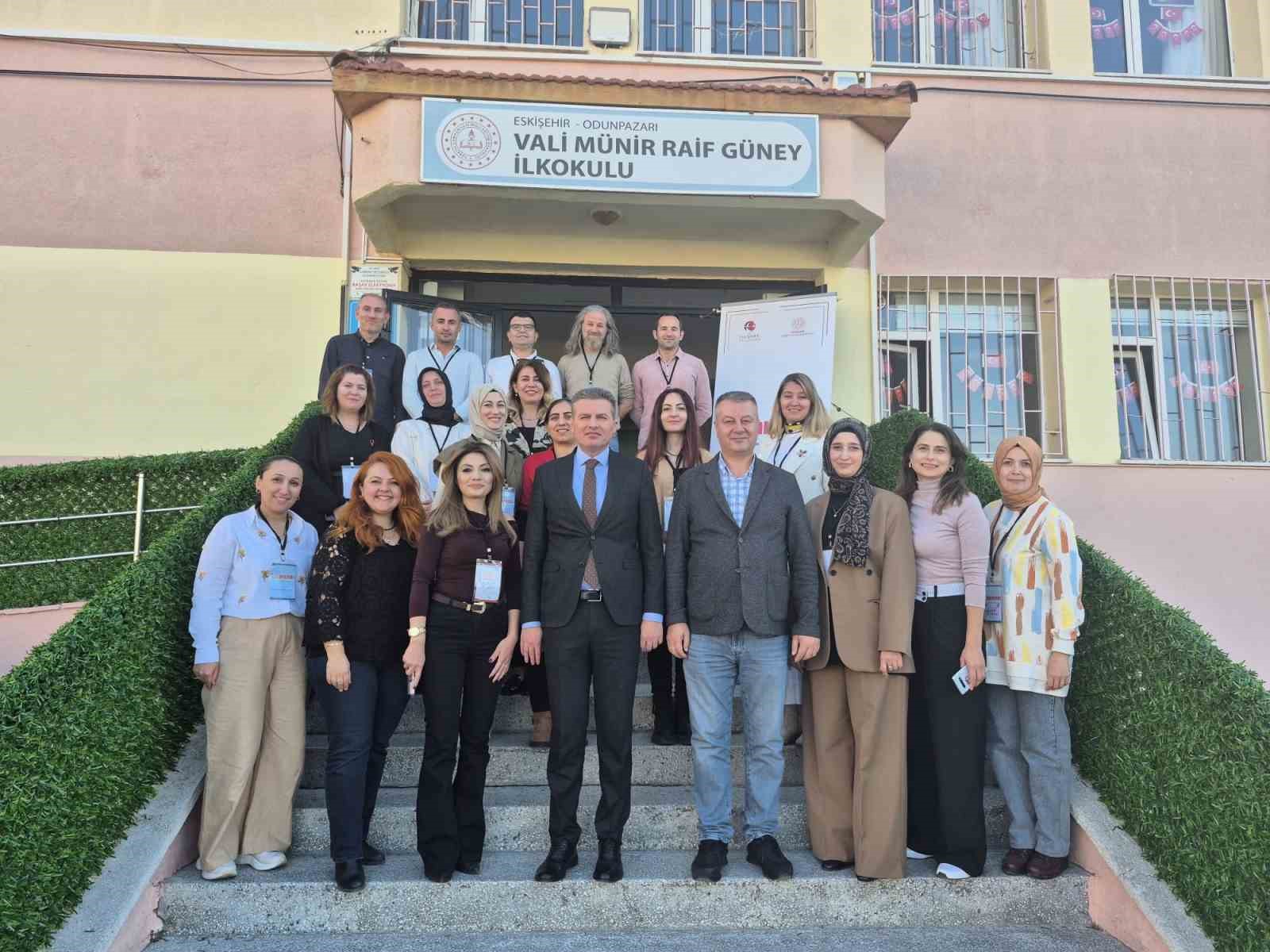 eskisehirde-harezmi-egitim-programi-ogretmen-egitimleri-basladi
